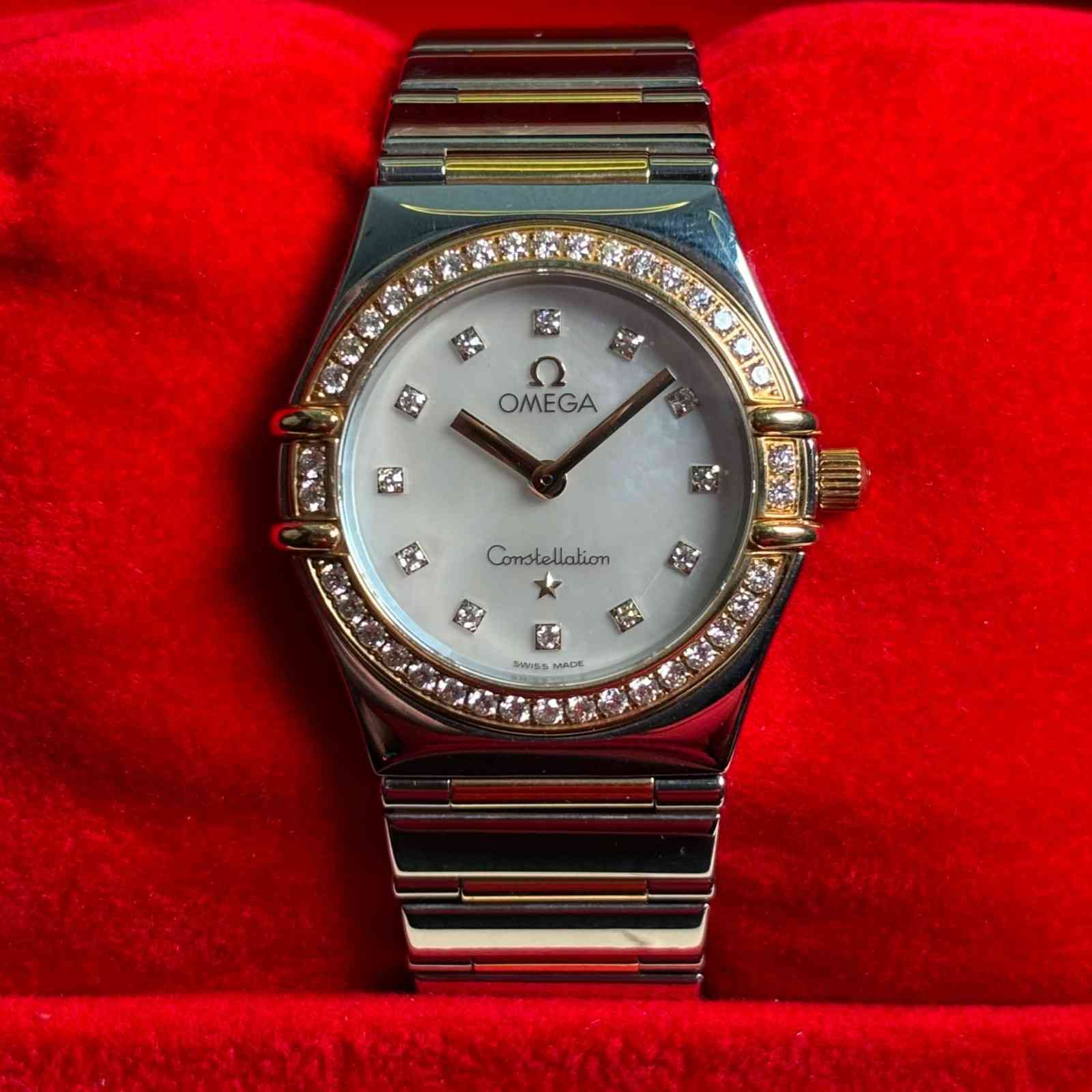 ساعت زنانه امگا  25.5 میلیمتری وسط میخ طلا صفحه صدف  تمام برلیان   Omega Constellation