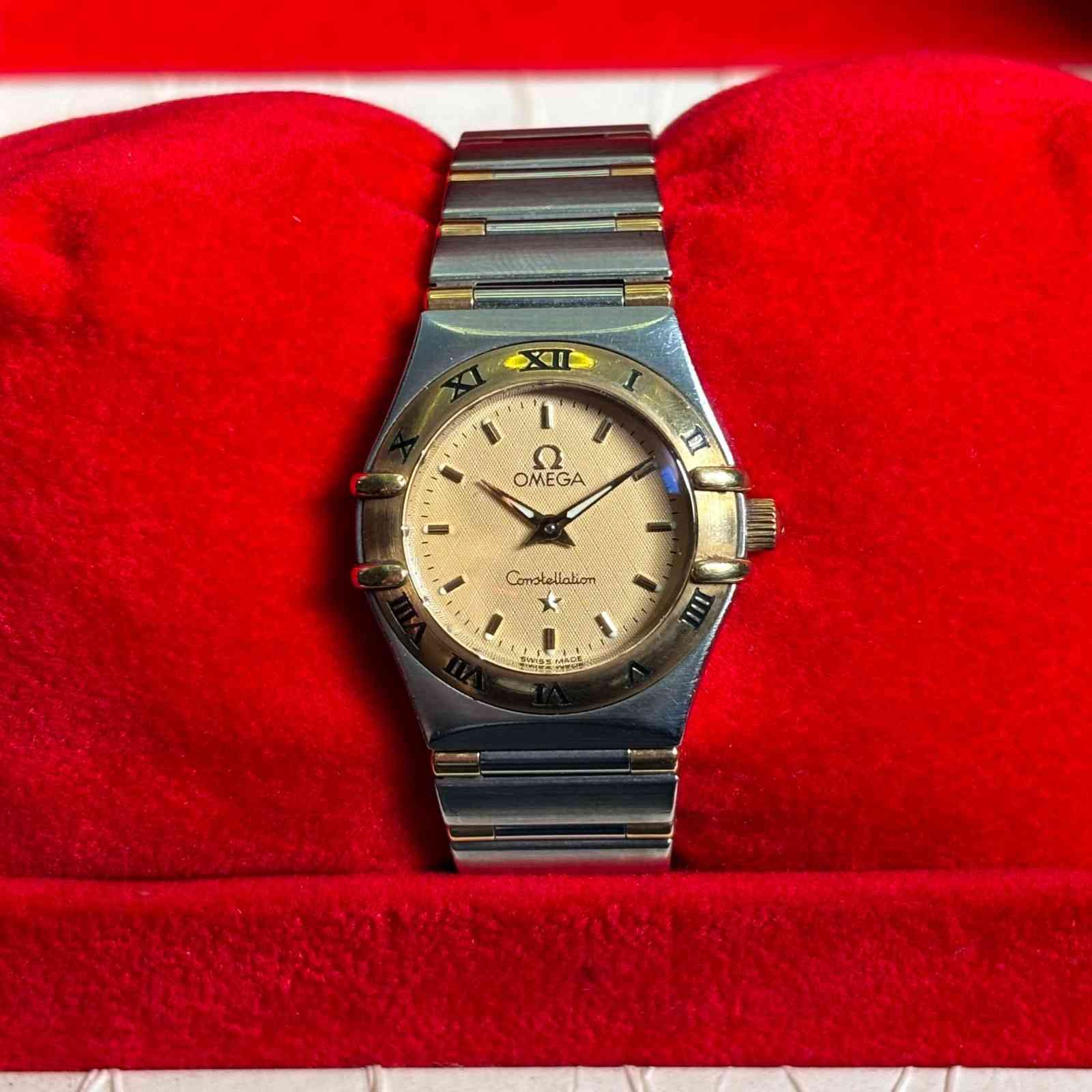 ساعت زنانه امگا 22.5 میلیمتری سرمیخ طلا Omega Constellation