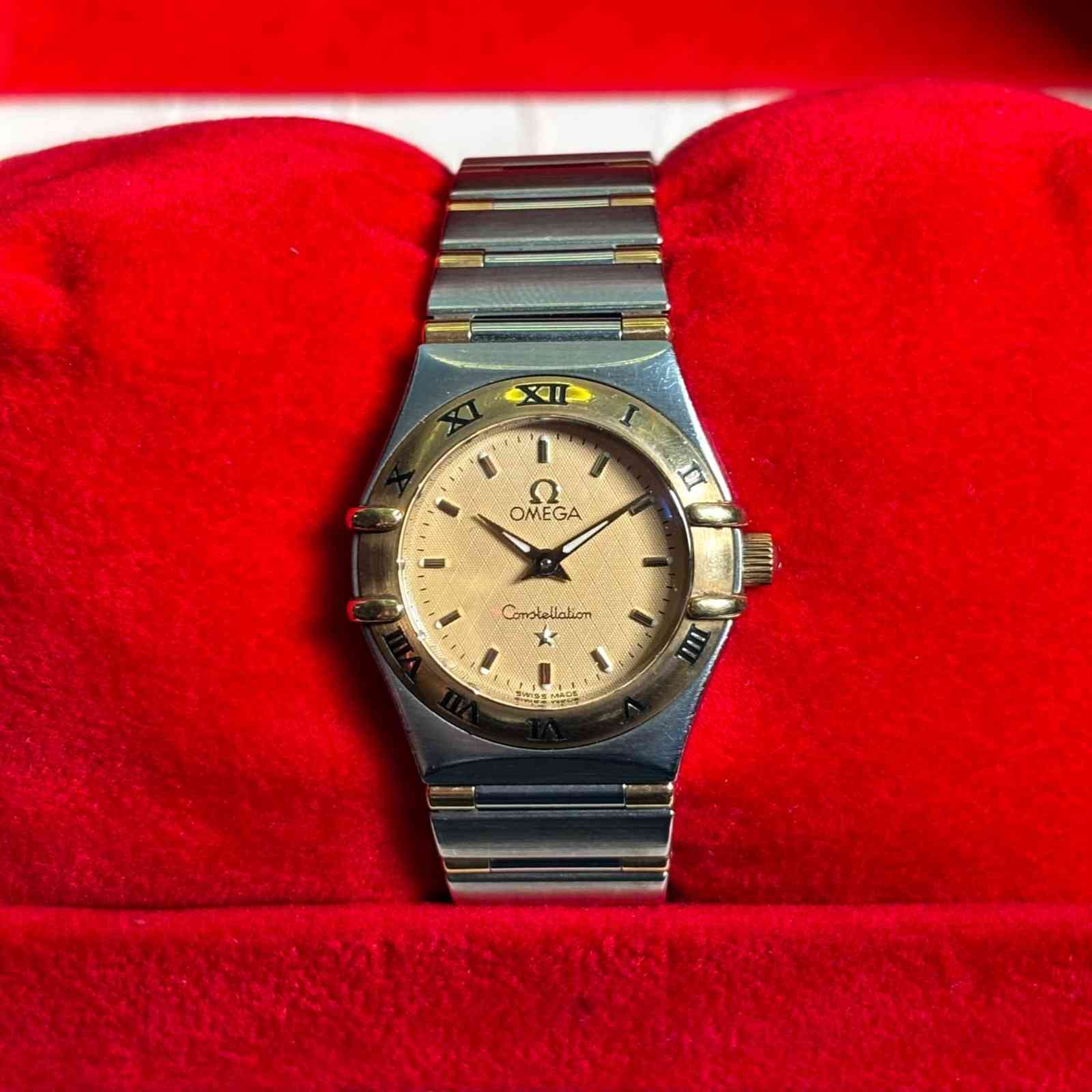 ساعت زنانه امگا 22.5 میلیمتری سرمیخ طلا Omega Constellation